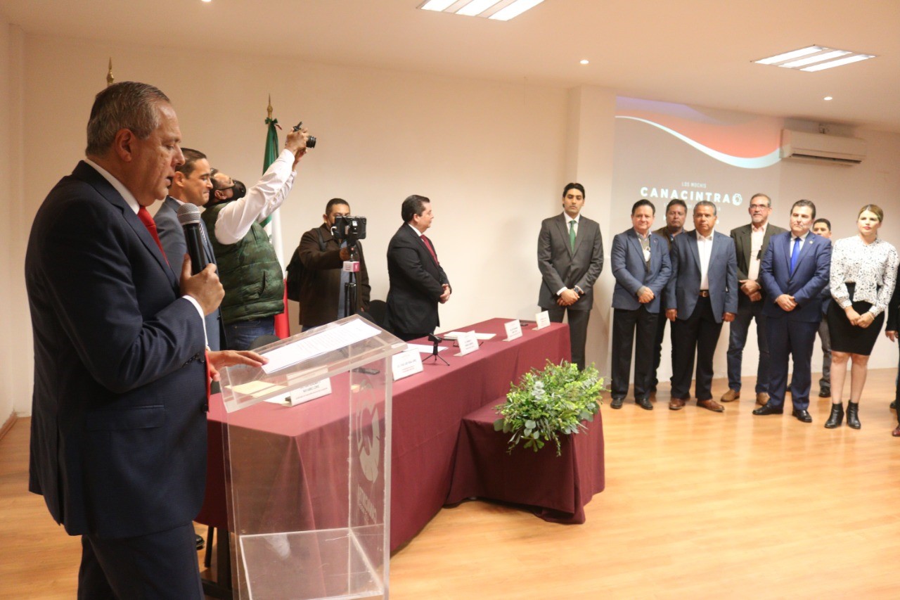 Alcalde de Ahome toma protesta a la nueva directiva de CANACINTRA Los ...