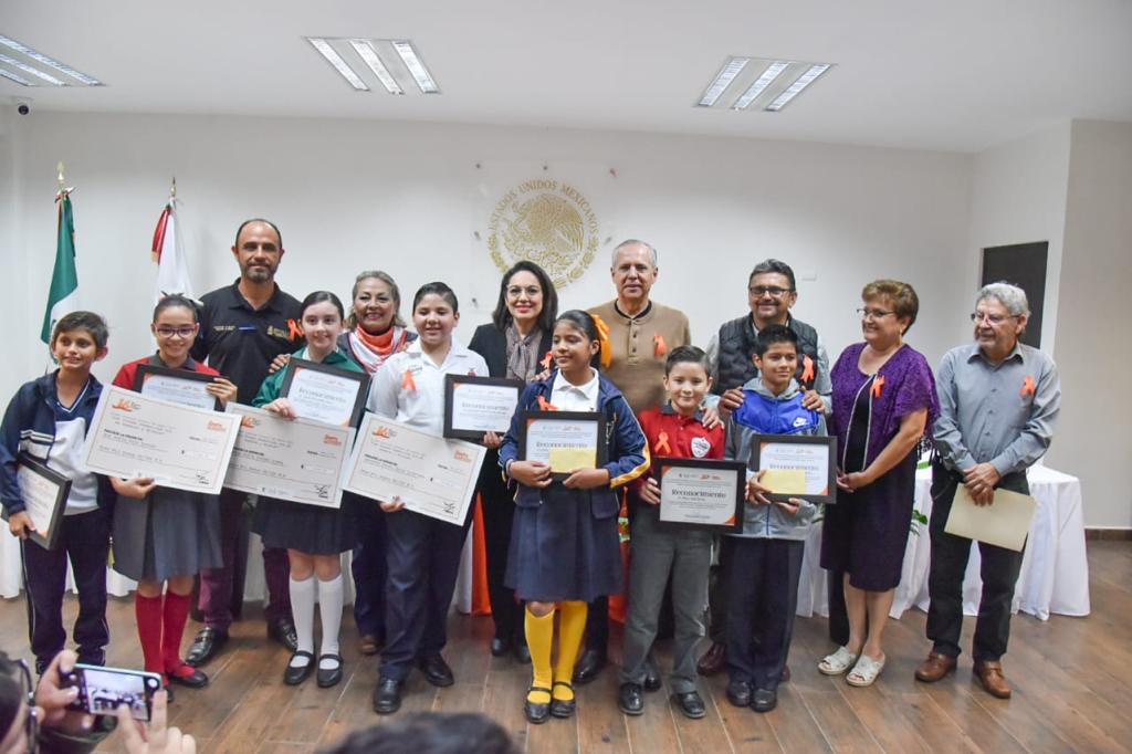 Premian a niños y niñas ganadores del Concurso de Cuento de Equidad de ...