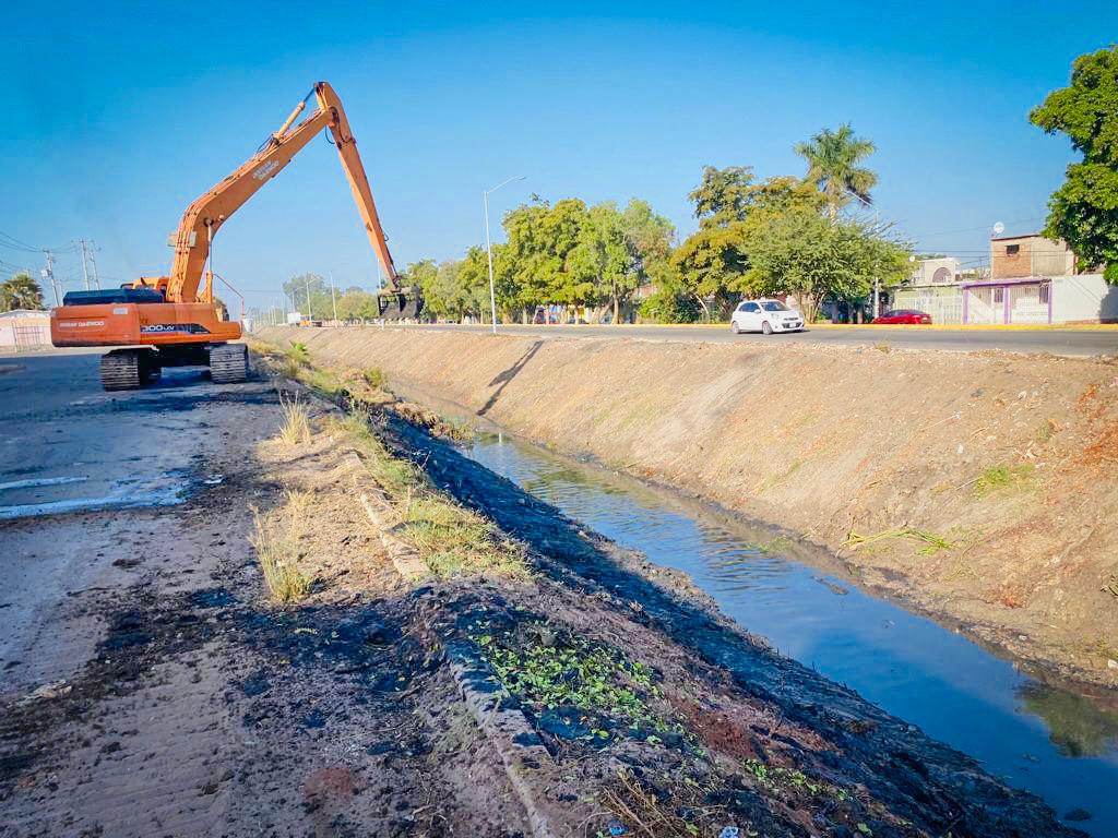 Continúa Obras Públicas del Gobierno de Ahome con limpieza de drenes ...