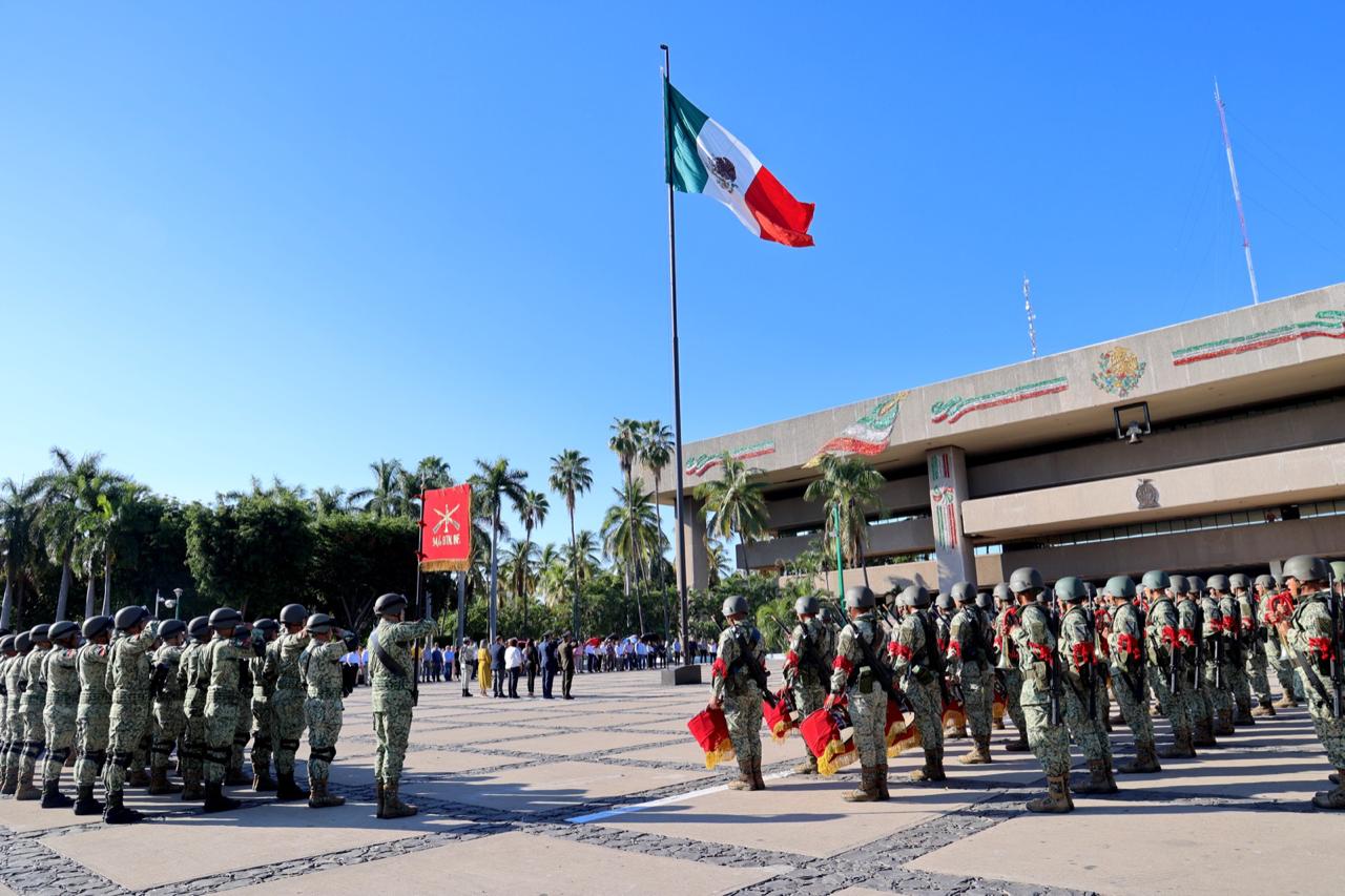Con honores a la bandera, autoridades de Sinaloa conmemoran consumación