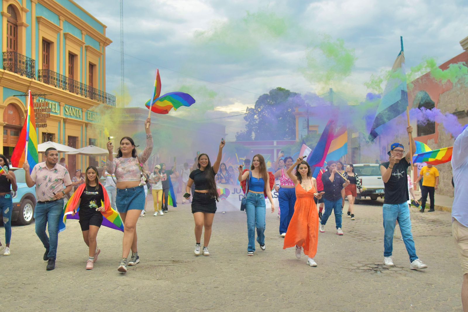 Exitosa Segunda Marcha del Orgullo y la Diversidad en El Fuerte ...